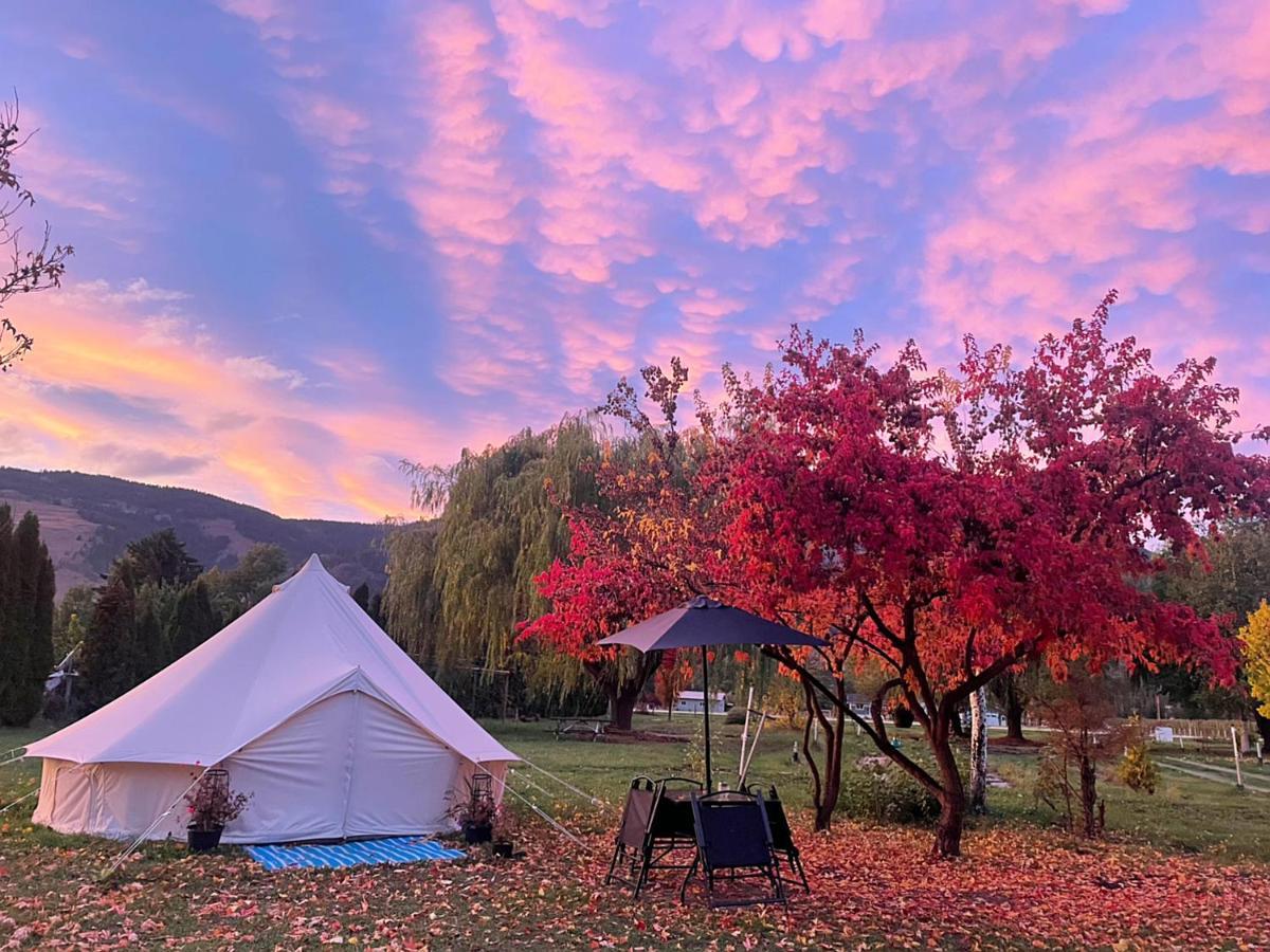 Utopia Feels Botanical Glampground And Micro-Farm Hotel Coldstream Exterior photo